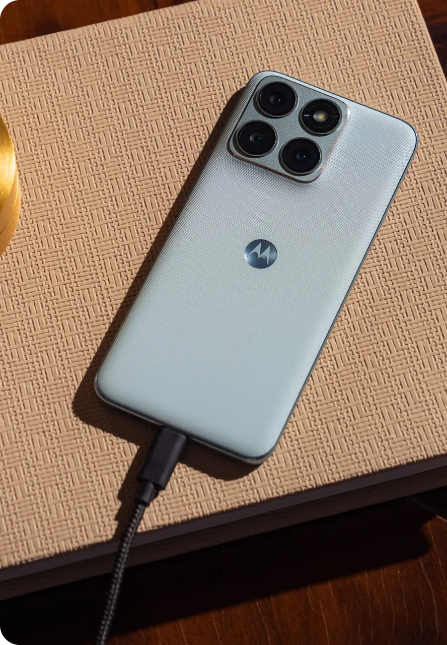 Motorola Edge 70 Fusion carregando